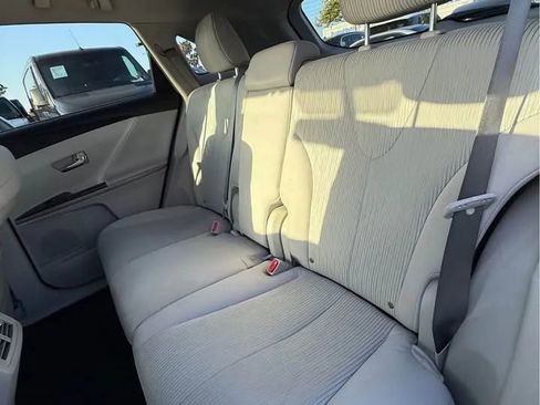 Used 2012 Toyota Venza LE FWD image 6