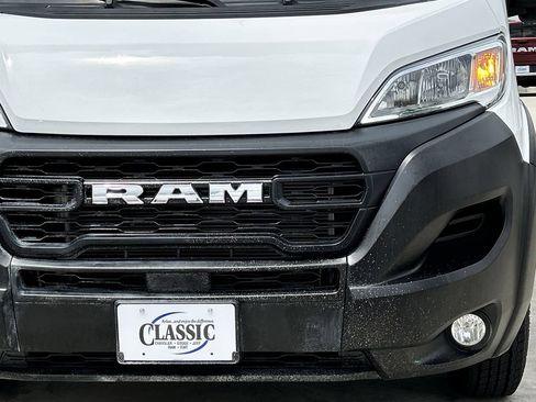 Used 2025 RAM ProMaster 2500 w/ Convenience Group FWD image 9
