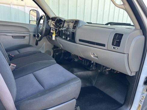 Used 2011 Chevrolet Silverado 2500 W/T image 22