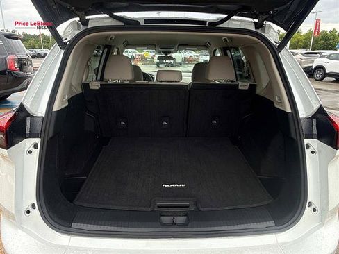 Used 2025 Nissan Rogue SV FWD image 8