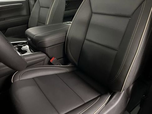 New 2025 Chevrolet Suburban Premier AWD/4WD image 20