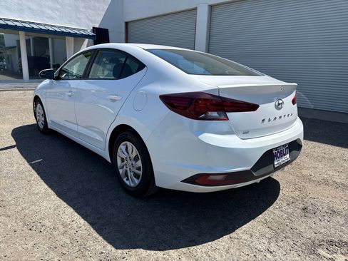 Used 2020 Hyundai Elantra SE w/ Cargo Package (C1) FWD image 3