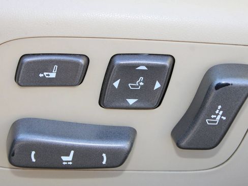 Used 2010 Lexus LS 460 RWD image 16