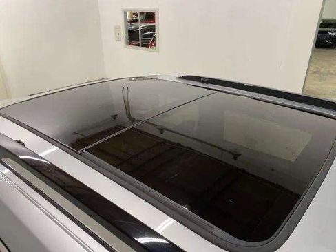 Used 2023 Jeep Grand Cherokee Overland w/ Luxury Tech Group IV image 24