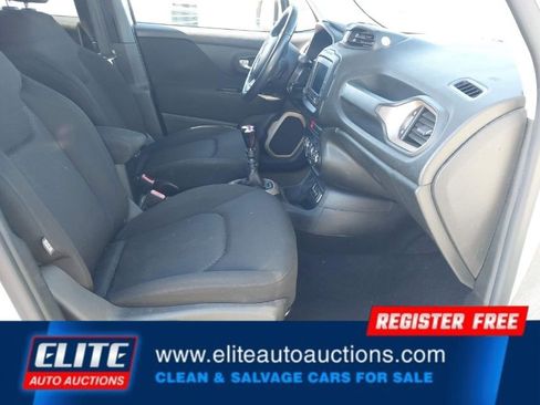Used 2015 Jeep Renegade Latitude image 10