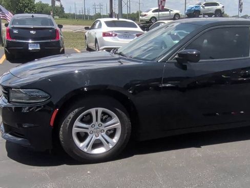 Used 2021 Dodge Charger SXT RWD image 4