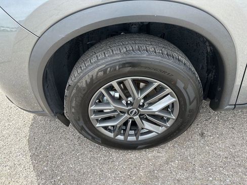 Used 2024 Nissan Rogue S FWD image 11