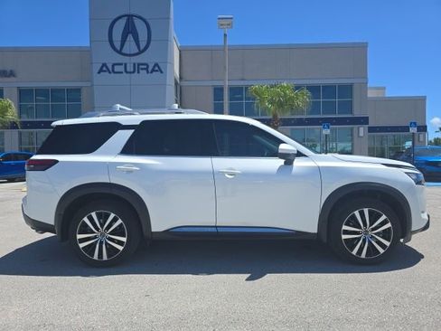 Used 2025 Nissan Pathfinder Platinum w/ Cargo Package FWD image 2
