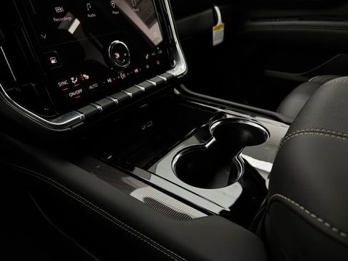 New 2026 GMC Yukon XL Elevation image 30