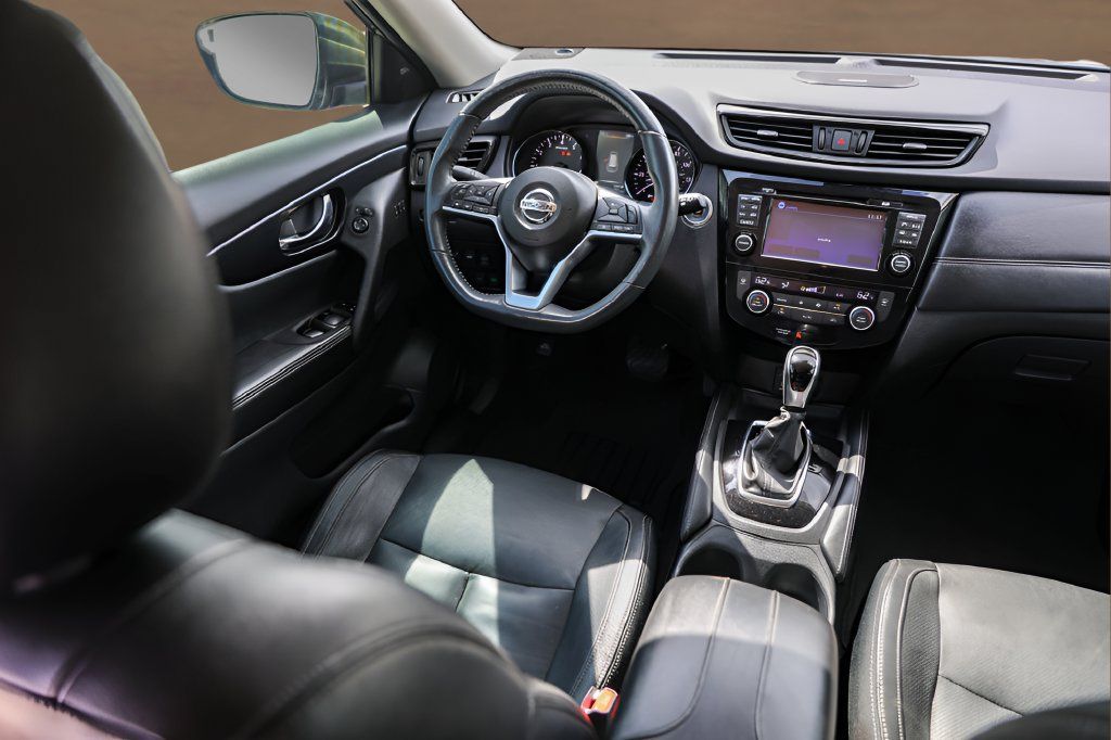 Used 2017 Nissan Rogue SL FWD image 23
