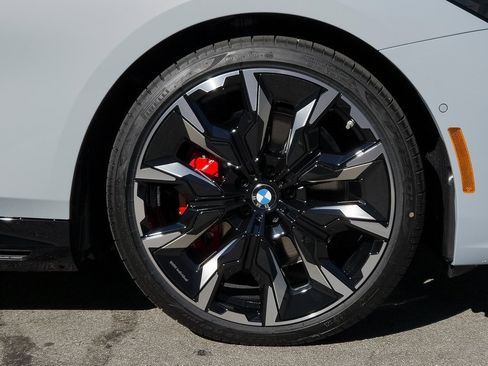 New 2026 BMW 550e xDrive image 10