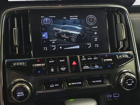 Used 2023 Lexus LX 600 4WD w/ Accessory Package (Z1) image 25