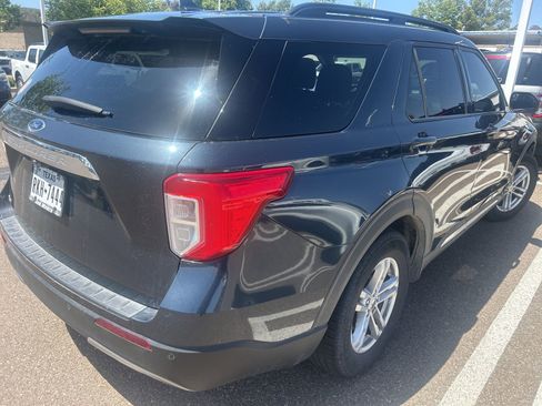 Used 2022 Ford Explorer XLT w/ Equipment Group 202A image 5