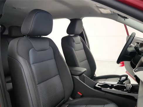 New 2026 Chevrolet Trax LT w/ Midnight Edition FWD image 37