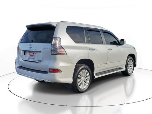 Used 2015 Lexus GX 460 image 4
