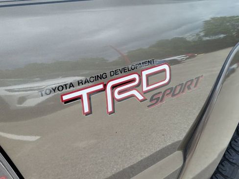 Used 2013 Toyota Tacoma 4x4 Access Cab V6 w/ TRD Sport Pkg image 8