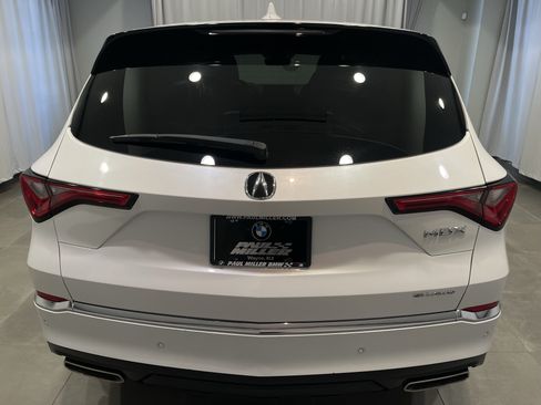 Used 2023 Acura MDX SH-AWD w/ Technology Package image 4