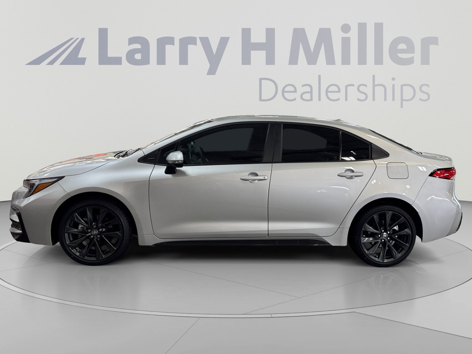 Certified 2026 Toyota Corolla SE w/ SE Package FWD image 2