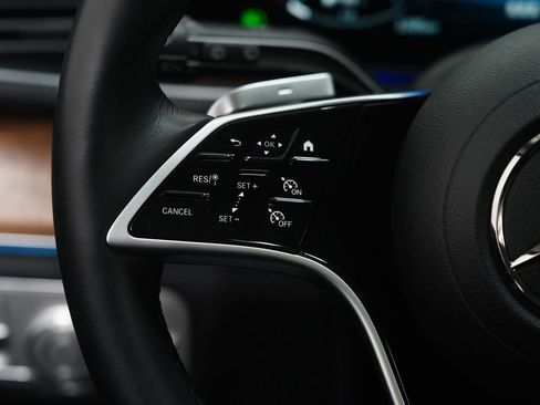 Used 2025 Mercedes-Benz GLE 350 4MATIC image 18