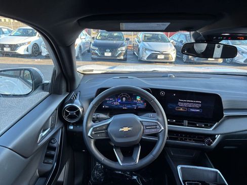 Used 2025 Chevrolet Equinox LT image 33