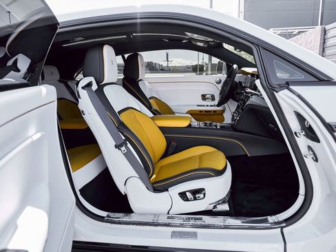 Used 2025 Rolls-Royce Spectre Black Badge image 24