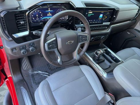 Used 2023 Chevrolet Silverado 1500 LT Trail Boss image 4