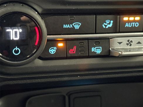 Used 2024 Ford Bronco Badlands image 8