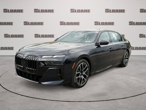 Certified 2026 BMW 750e xDrive AWD/4WD image 1