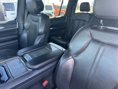 Used 2022 Jeep Wagoneer Series II image 43