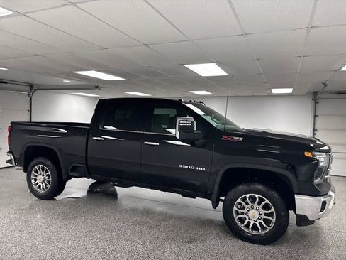 New 2026 Chevrolet Silverado 3500 LTZ w/ LTZ Premium Package image 11