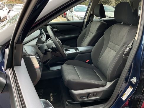 Used 2025 Nissan Rogue SV image 14