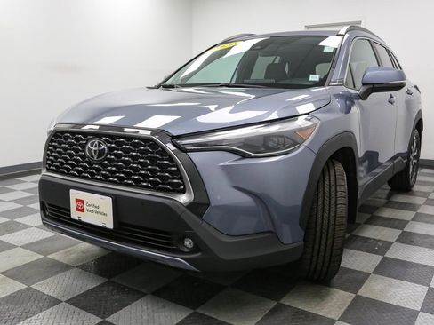Certified 2022 Toyota Corolla Cross XLE image 5