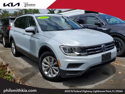 Used 2018 Volkswagen Tiguan SE w/ Panoramic Sunroof Package