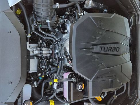 Used 2025 Genesis G70 2.5T RWD image 36