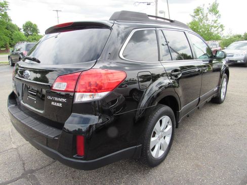 Used 2011 Subaru Outback 2.5i Premium AWD/4WD image 22