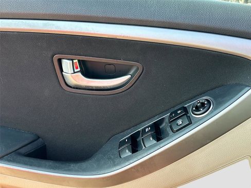 Used 2013 Hyundai Elantra GT image 17