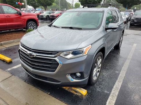 Used 2018 Chevrolet Traverse Premier w/ Driver Confidence II Package FWD image 1