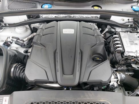 Certified 2026 Porsche Macan S AWD/4WD image 33