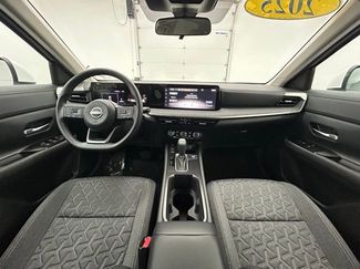 Used 2025 Nissan Kicks SV video 2