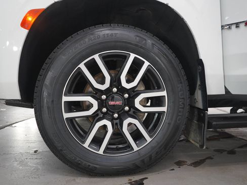 Used 2023 GMC Yukon XL AT4 w/ AT4 Premium Package AWD/4WD image 33