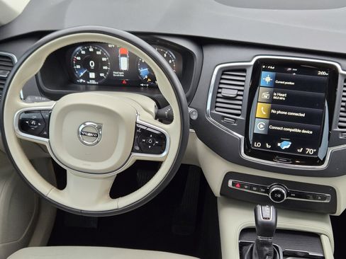 Used 2020 Volvo XC90 T6 Momentum image 27
