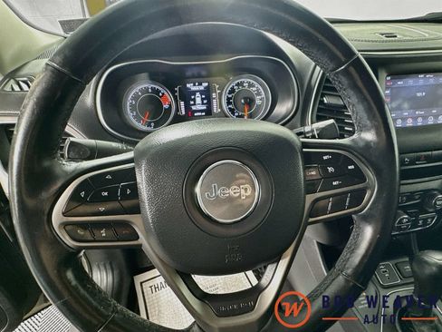 Used 2020 Jeep Cherokee Latitude Plus w/ Comfort/Convenience Group AWD/4WD image 13