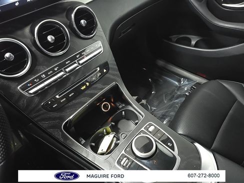 Used 2019 Mercedes-Benz GLC 300 4MATIC image 30