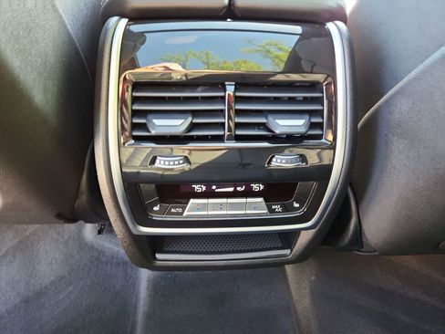 Used 2025 BMW X7 xDrive40i w/ M Sport Package AWD/4WD image 27