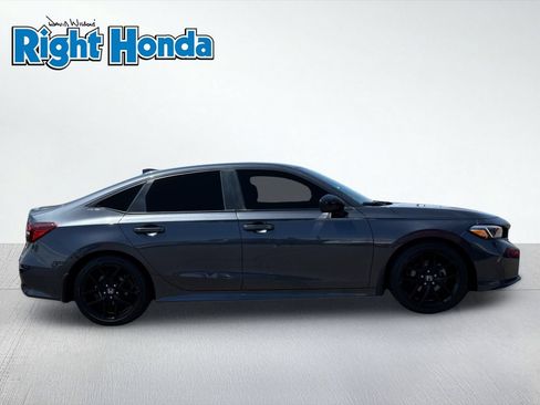 Used 2025 Honda Civic Sport image 9