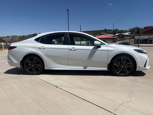 Used 2026 Toyota Camry XSE AWD/4WD image 3
