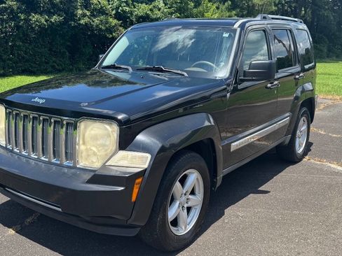 Used 2011 Jeep Liberty Limited image 4