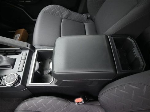 New 2025 Toyota Tacoma SR5 image 31