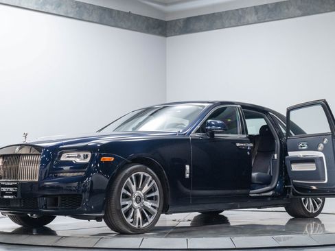 Used 2018 Rolls-Royce Ghost RWD image 2