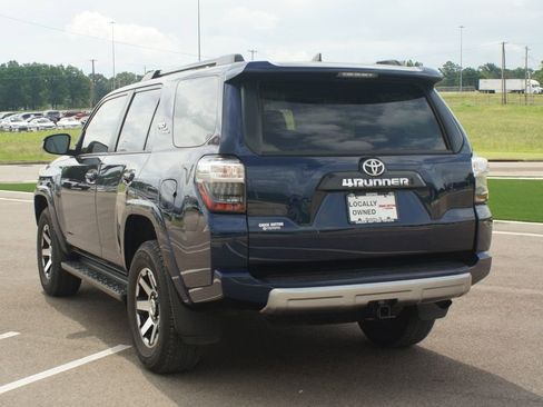 Used 2023 Toyota 4Runner TRD Off-Road Premium w/ Moonroof Package AWD/4WD image 18
